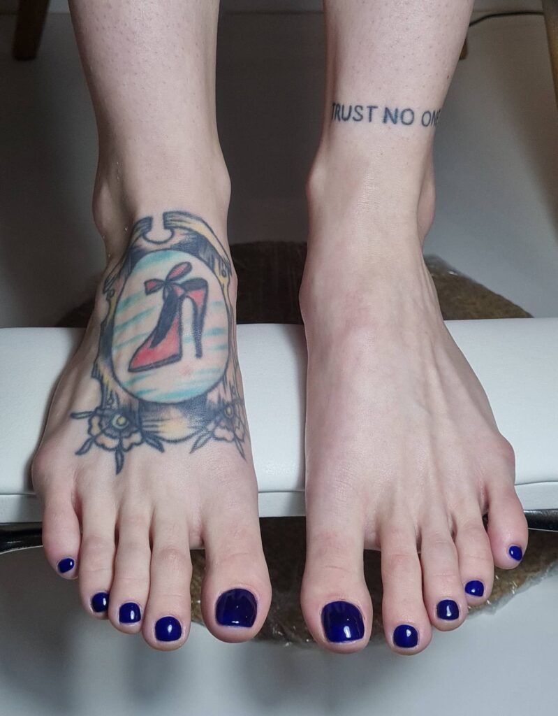 Pedicura semipermanente realizada en Poble-Sec